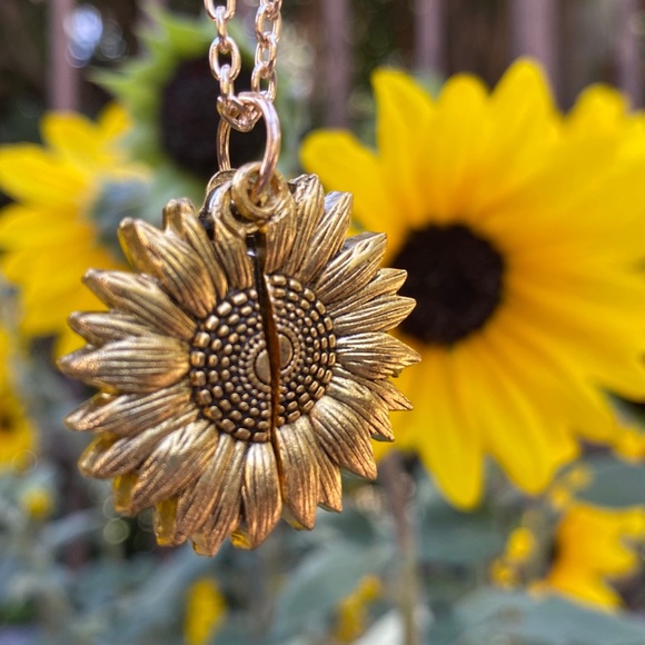 Sunflower Locket - Picture 2 of 5